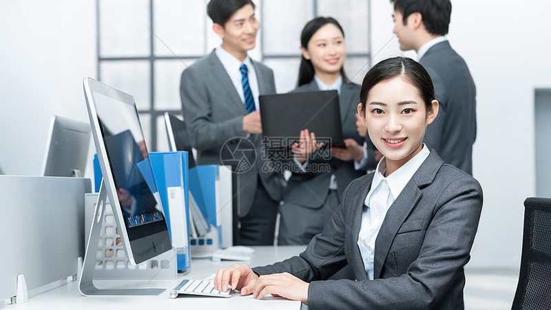 评估标准：顾问资质与案例量化